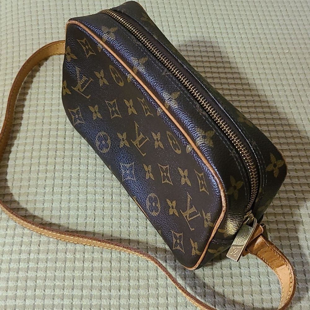 💯Authentic Louis Vuitton Handbag 🍀 - Picture 12 of 17